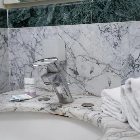 2 Minutes From The Station Charming Apartment Florence