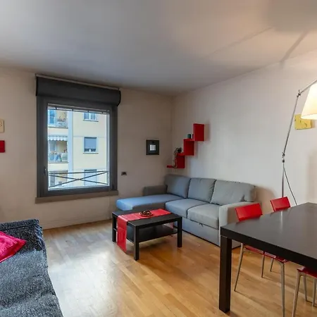 Apartment 2 Minutes From The Station Charming