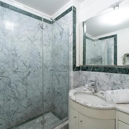 Apartment 2 Minutes From The Station Charming *